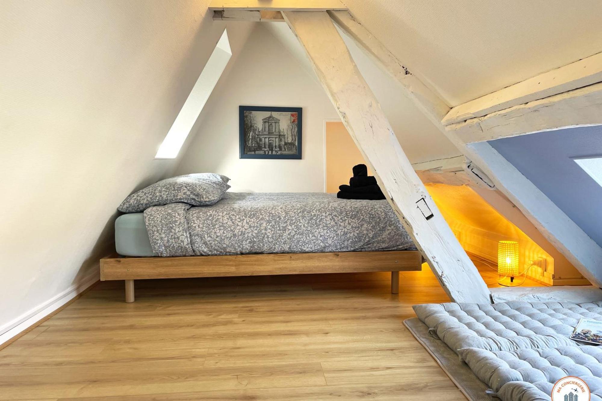 Le St-Laurent - Magnifique Triplex - Calme Caen Esterno foto